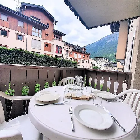 La Ginabelle Vue Mont Blanc Avec Piscine Apartman Chamonix